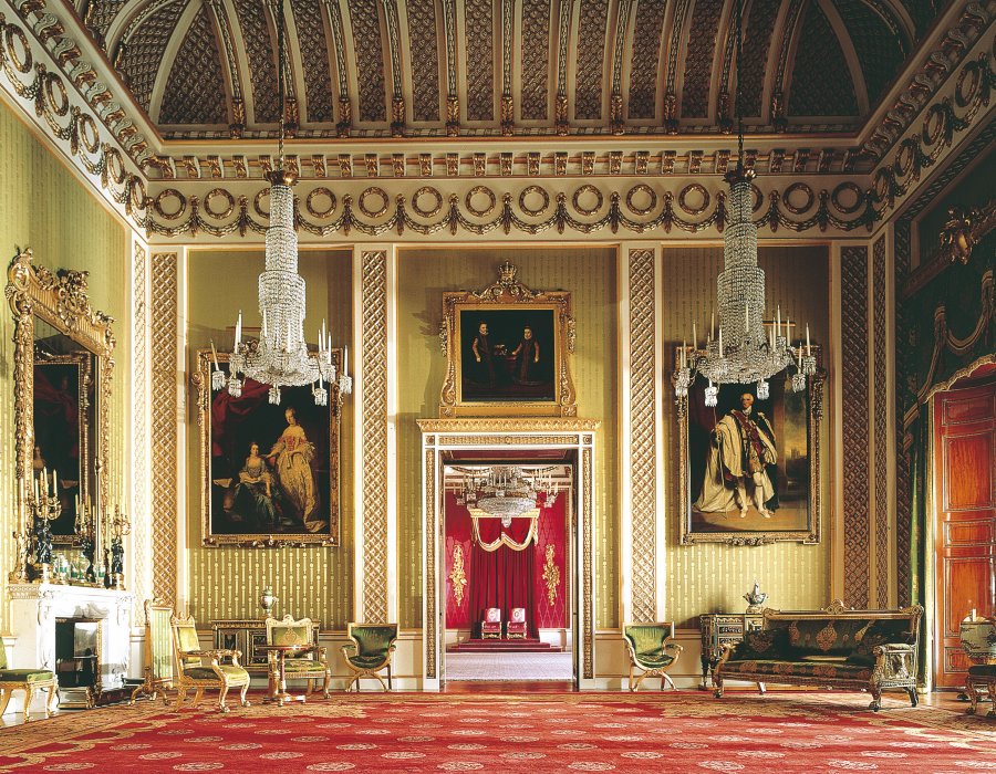 Внутри Букингемского дворца